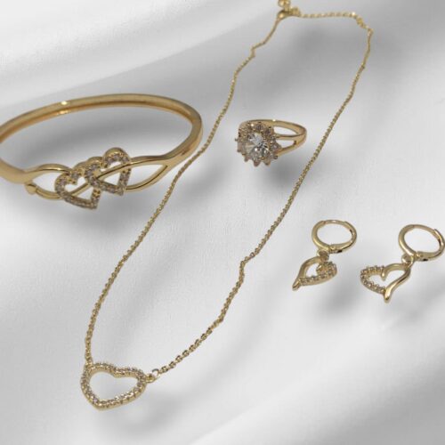JUEGO DE CORAZON CON CRISTAL INCRUSTADO ORO LAM