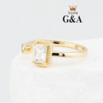 Anillo Ajustable Rectangular Zirconia Oro Lam.