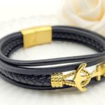 Pulsera Ancla & Cuero Dorada
