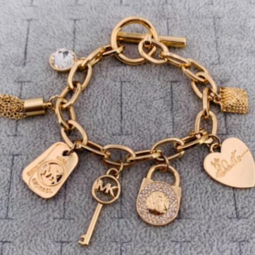 Golden Icon Cuff La Pulsera Viral de TikTok que todas quieren