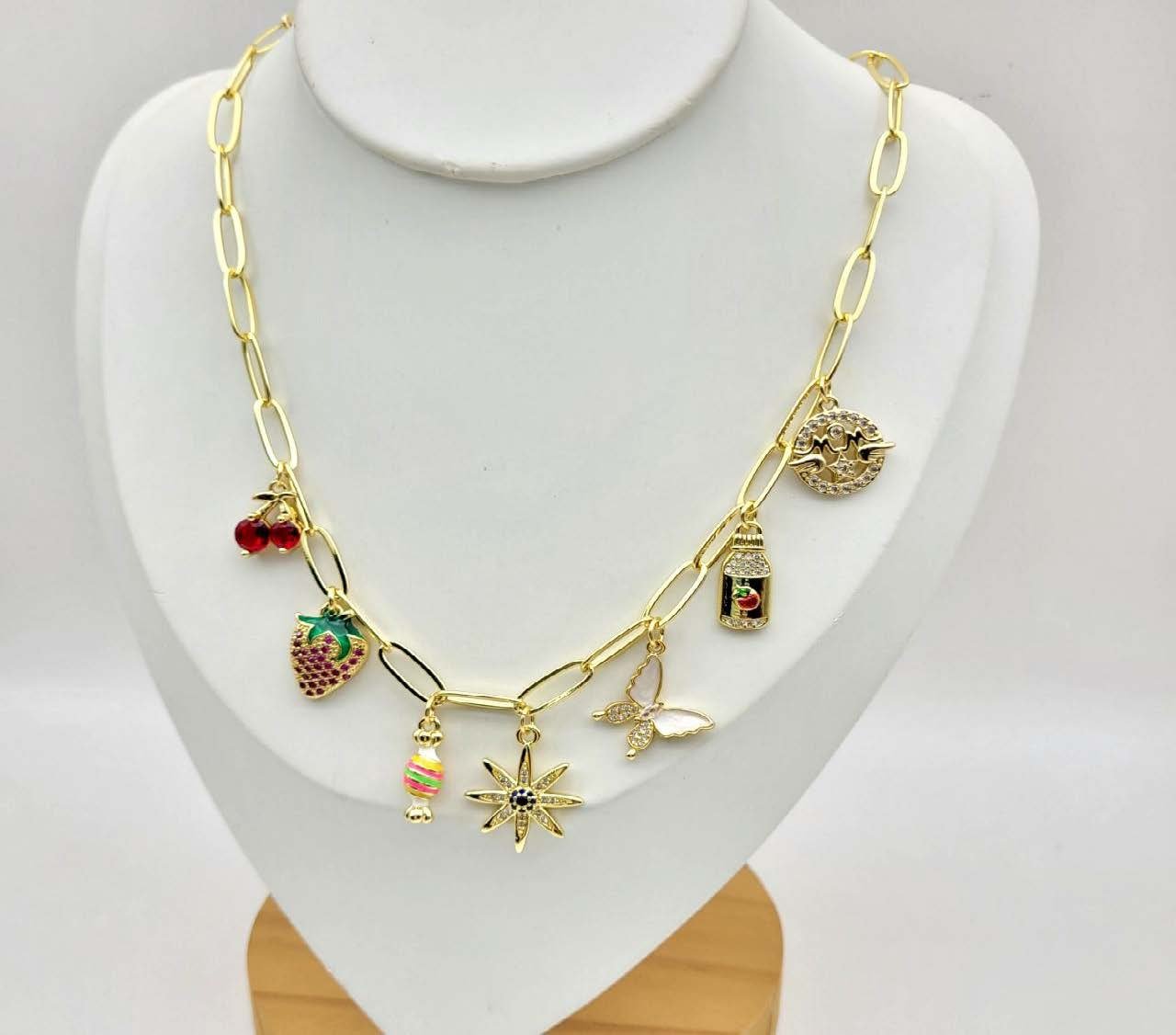 Collar de dijes en oro laminado 18 k